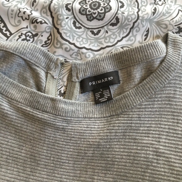 Fancy gray long sleeve top - Picture 3 of 5